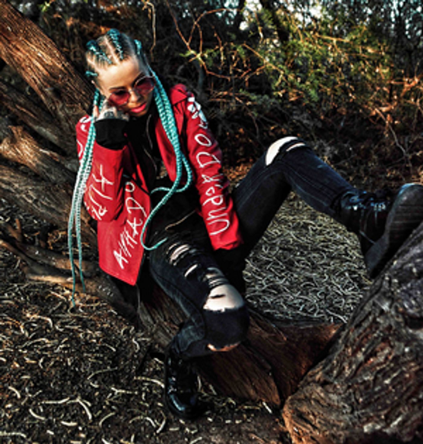 Whitney Peyton Signs With Suburban Noize Records, Announces New Album & Tour Dates  Image