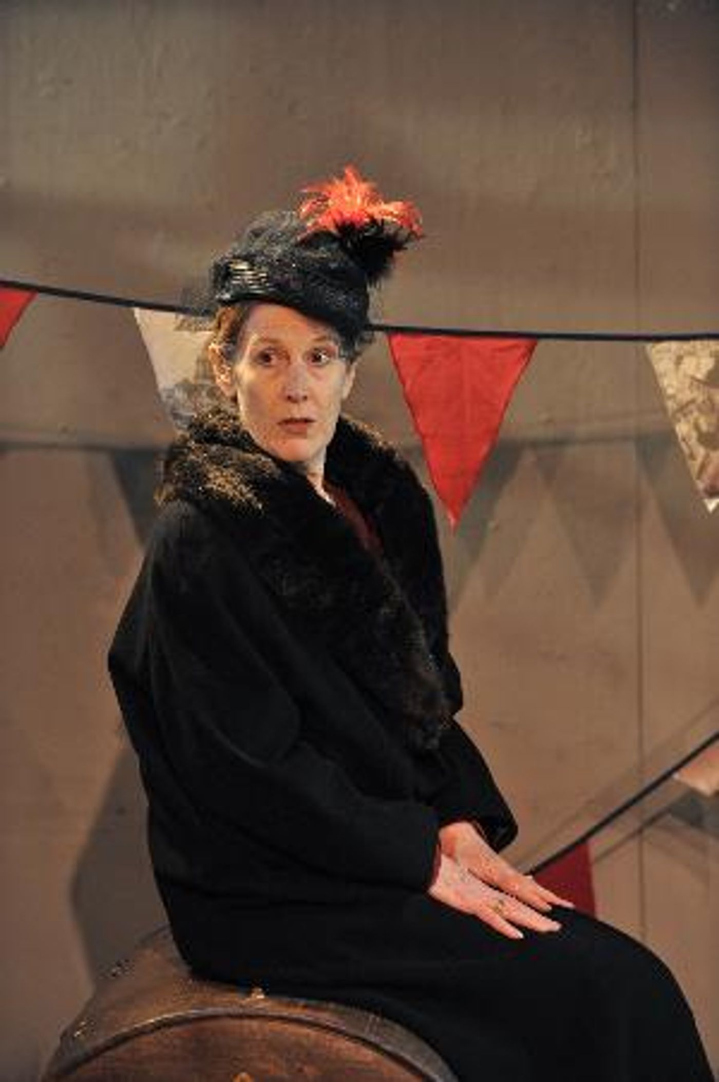 MRS. ROOSEVELT FLIES TO LONDON Comes to Northumberland  Image