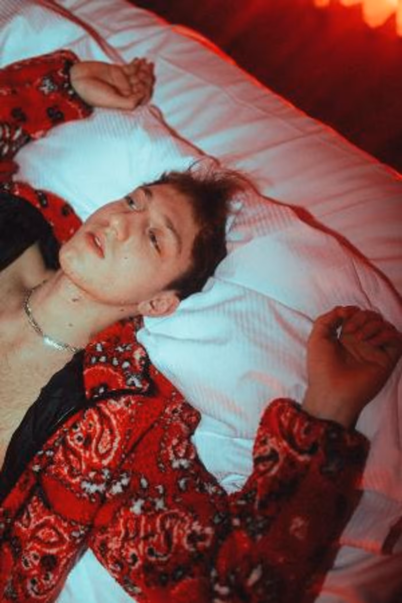 Clide Celebrates An Unconventional Valentine's Day With Emo-Pop Track 'Hotel Room'  Image