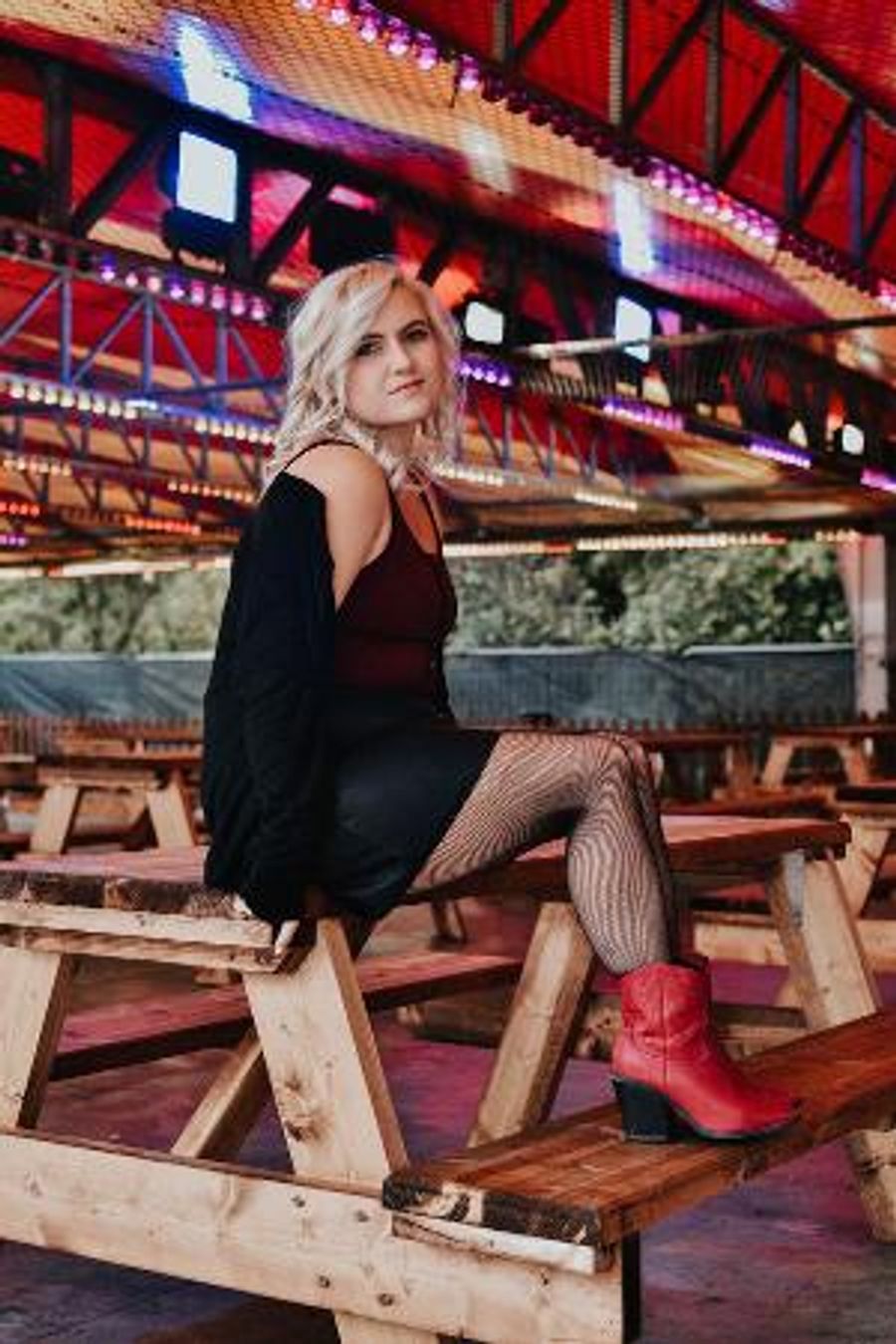 Eleri Angharad Releases Latest Single 'NEW SIN'  Image