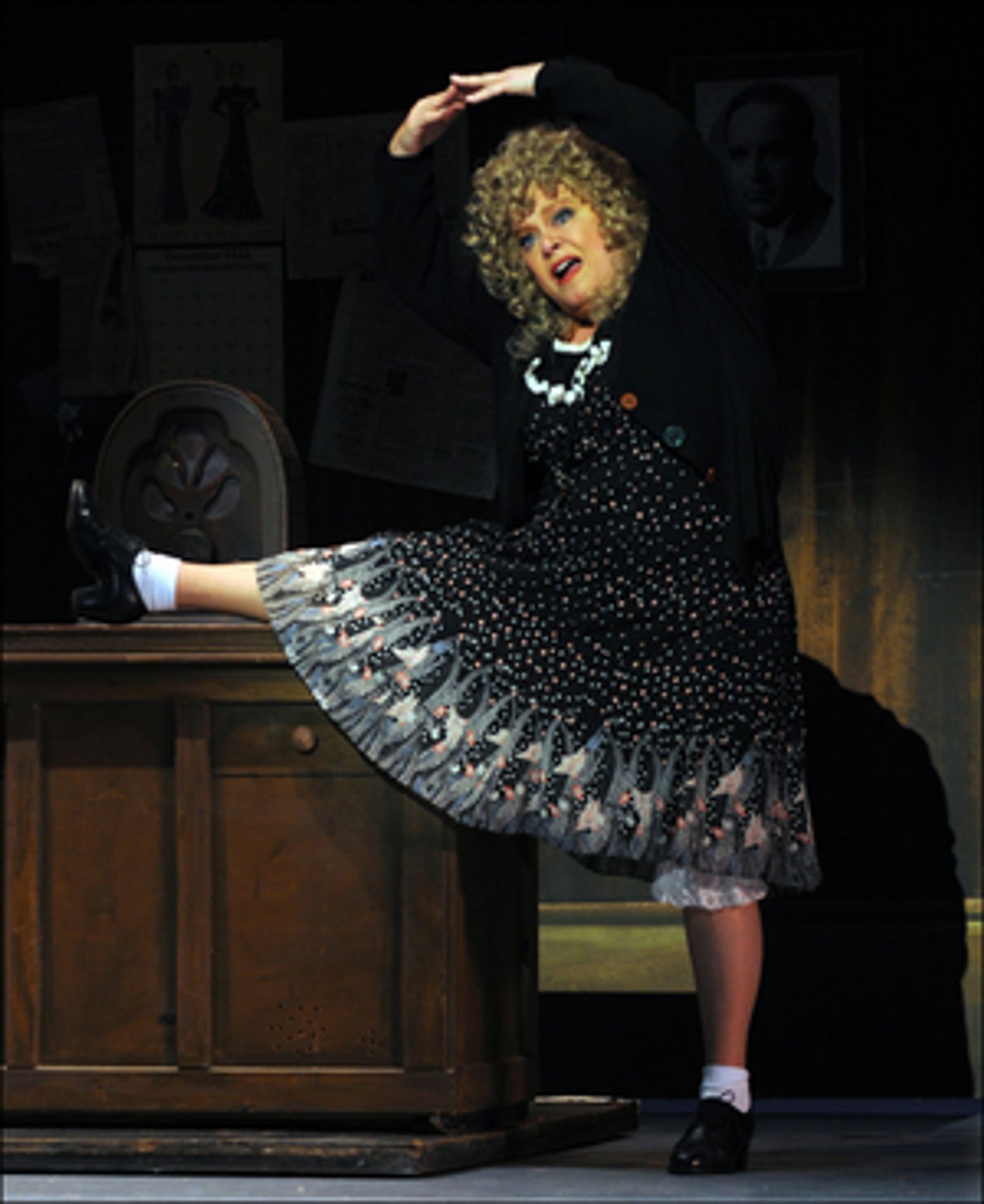 Riverside Center Welcomes Sally Struthers As Miss Hannigan In ANNIE  Image