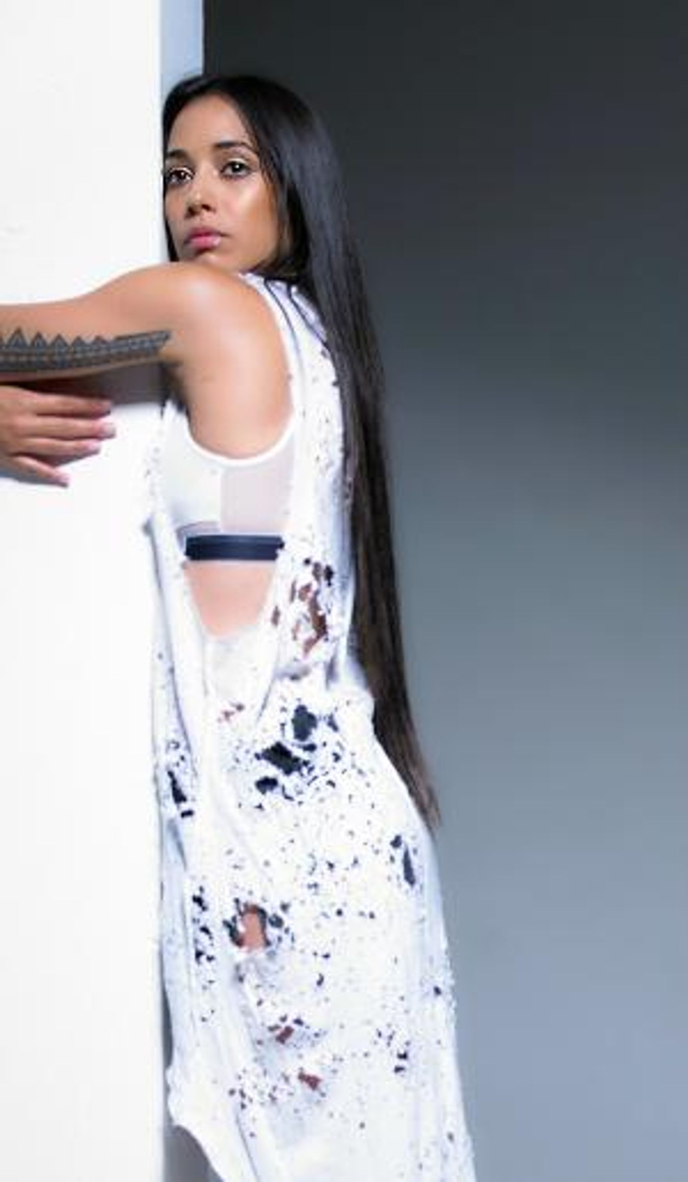 Leilani Wolfgramm Releases New Single & Lyric Video For 'The Flame'  Image