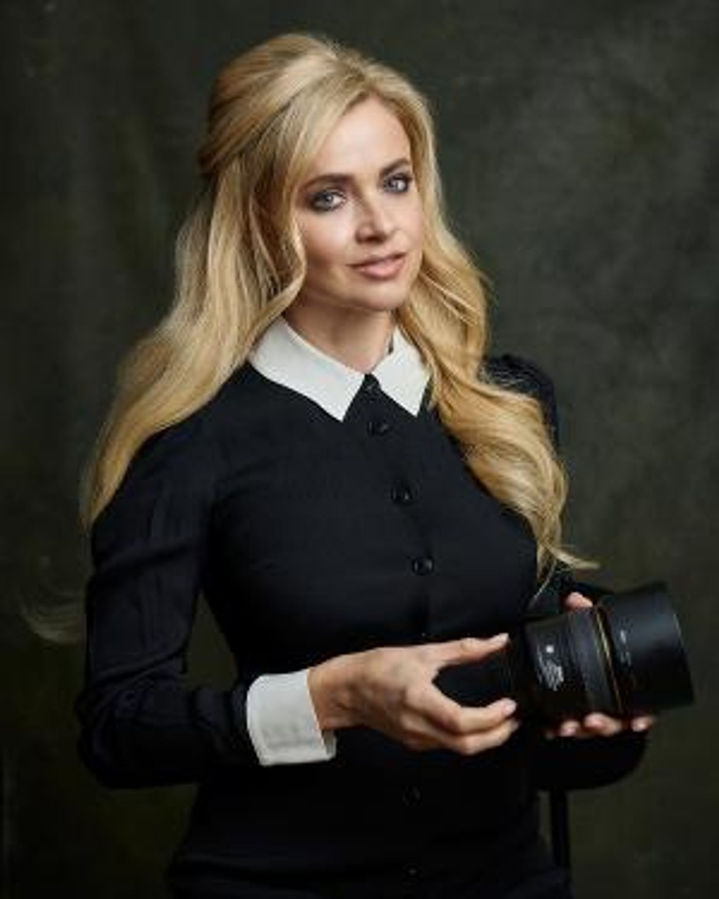 Israeli Artist Eva Lanska's NFT Work To Be Spotlighted At W1 Curates' Interconnected Ocean Of Art Event  Image