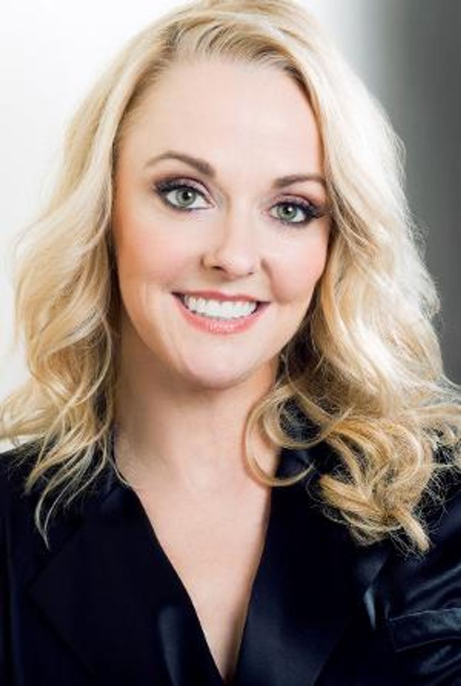 Angie Schworer to Appear at Bayway Arts Center Grand Opening Image