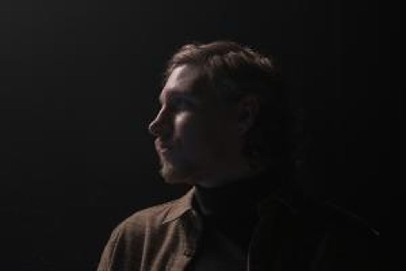 Cinematic Electronica Producer Douran Shares 'Inertia' Single & Live Video  Image