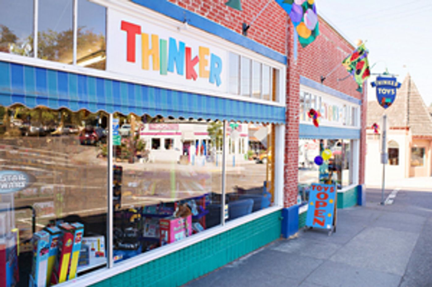 Thinker Toys Celebrates 25 Years In Portland With A Pony Ride And Red Yarn Show  Image