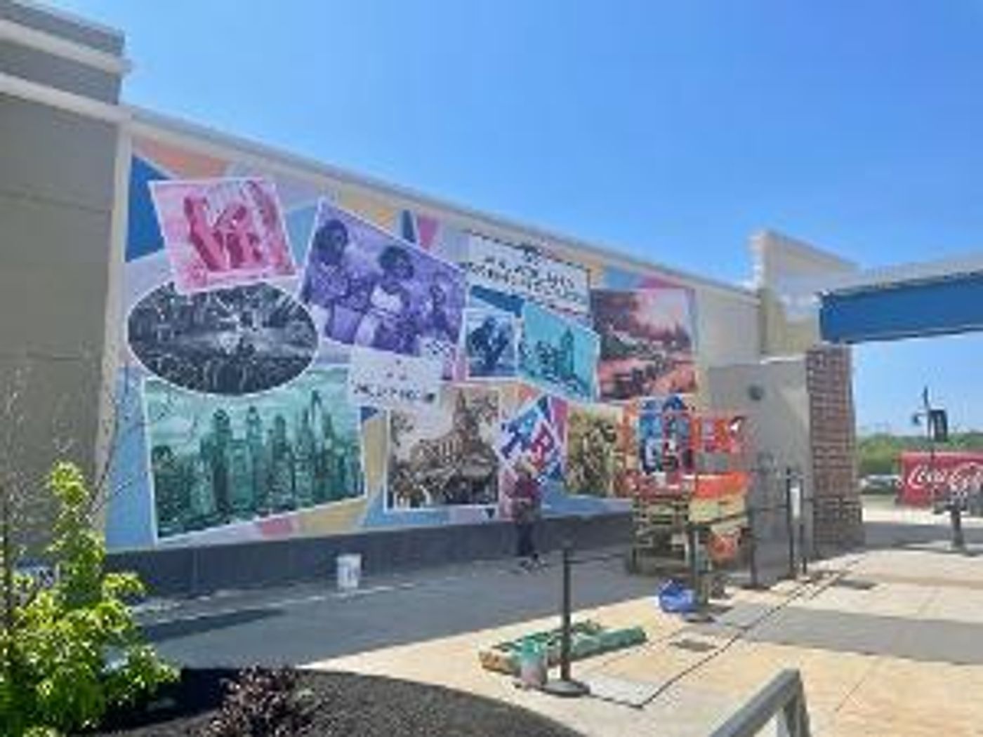 New Mural Installations At Philadelphia Premium Outlets Celebrate Montgomery County's Iconic Landmarks And Family Fun  Image