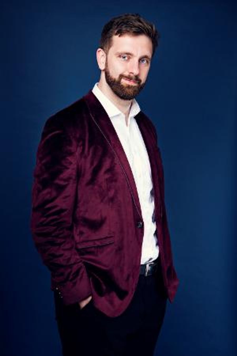 Pierre Novellie Will Embark on Debut Tour in 2023 With WHY CAN'T I JUST ENJOY THINGS? Image