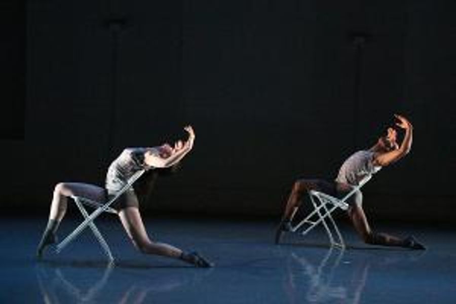 The Nai-Ni Chen Dance Company Comes to The Akwaaba Gallery In Newark For A Black Friday Graffiti Opening Image