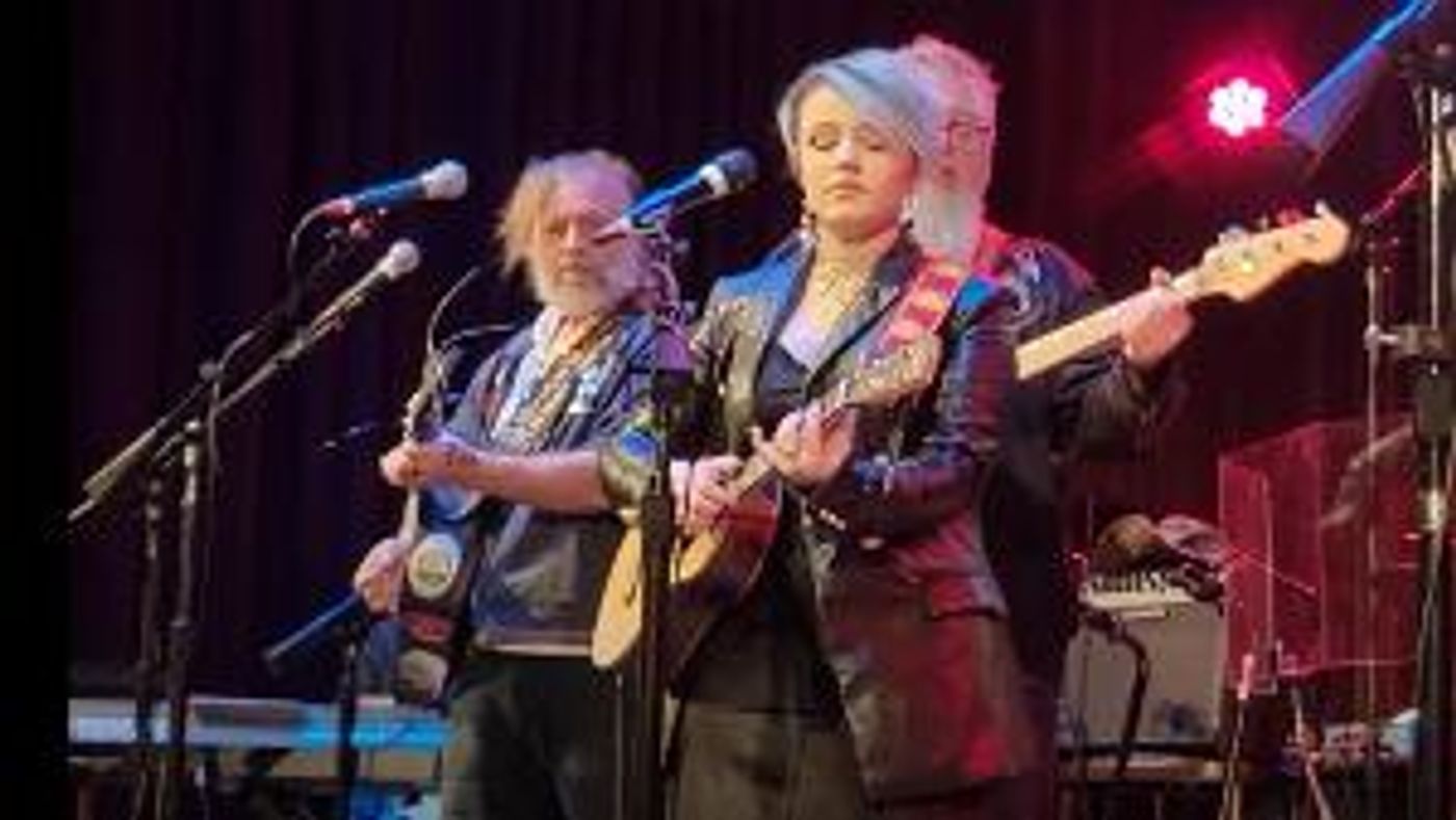 Acclaimed Singer-Songwriter EmiSunshine And Toledo Musicians To Celebrate New Album DIAMONDS May 1  Image