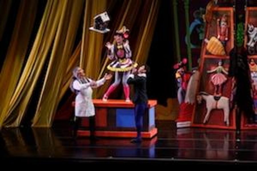 Mark Foehringer's NUTCRACKER SWEETS to Return for Its 15th Season Image