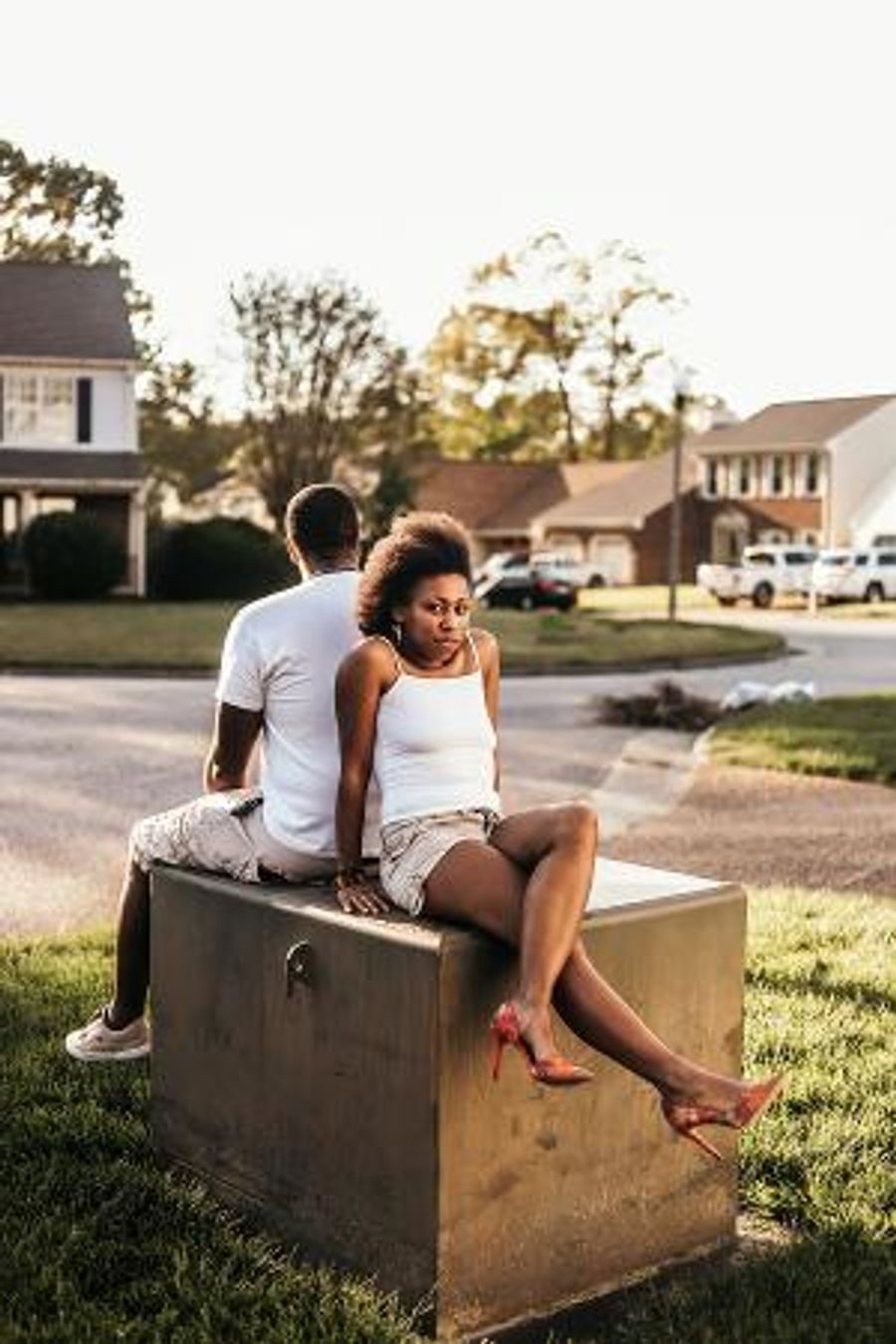 Akeylah Simone Celebrates the Season in Latest Video 'Summer Breeze' Image