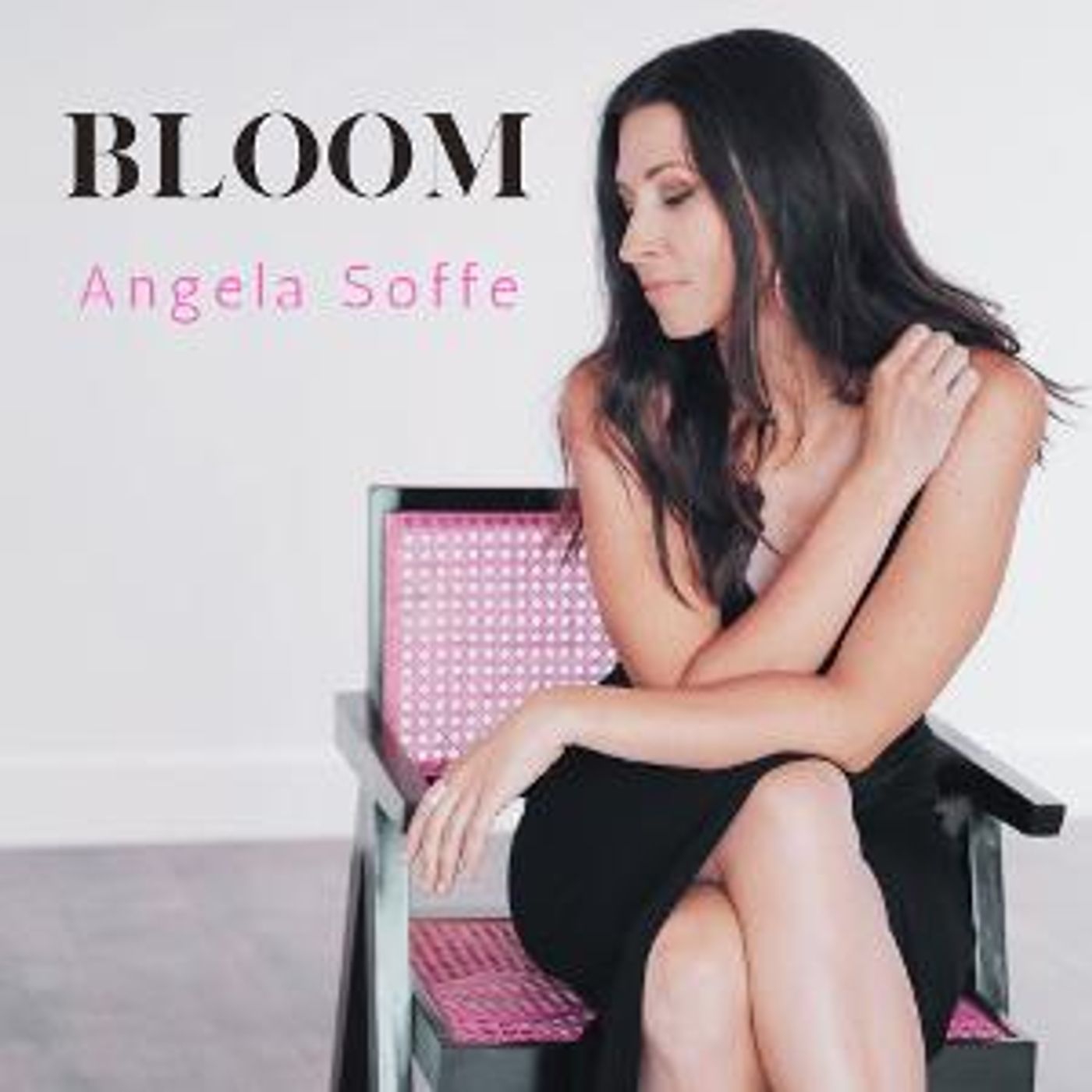 Angela Soffe Releases New Single 'Bloom'  Image