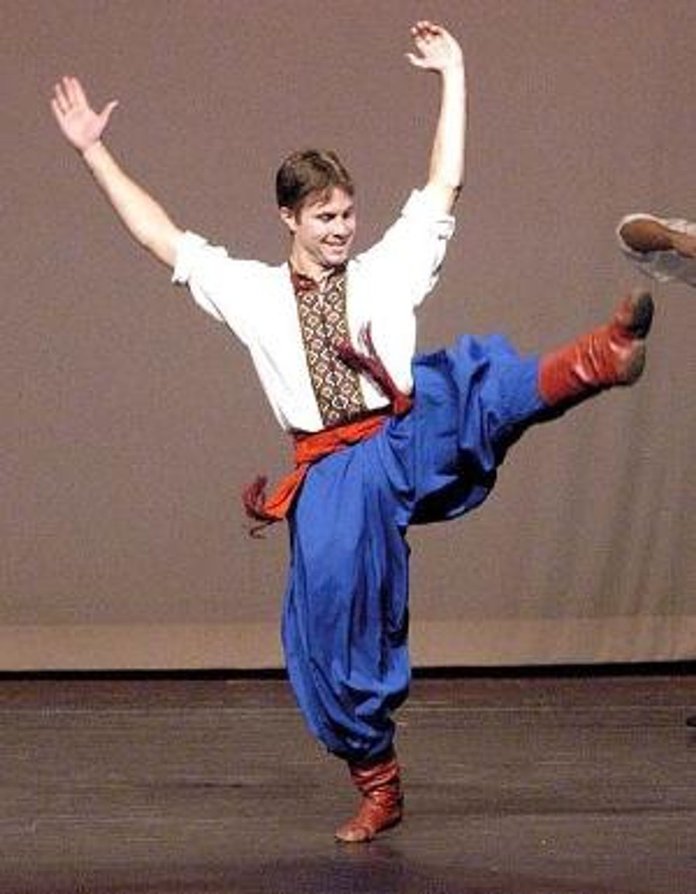 Nai-Ni Chen Dance Company 'The Bridge' Classes Begin January 4  Image