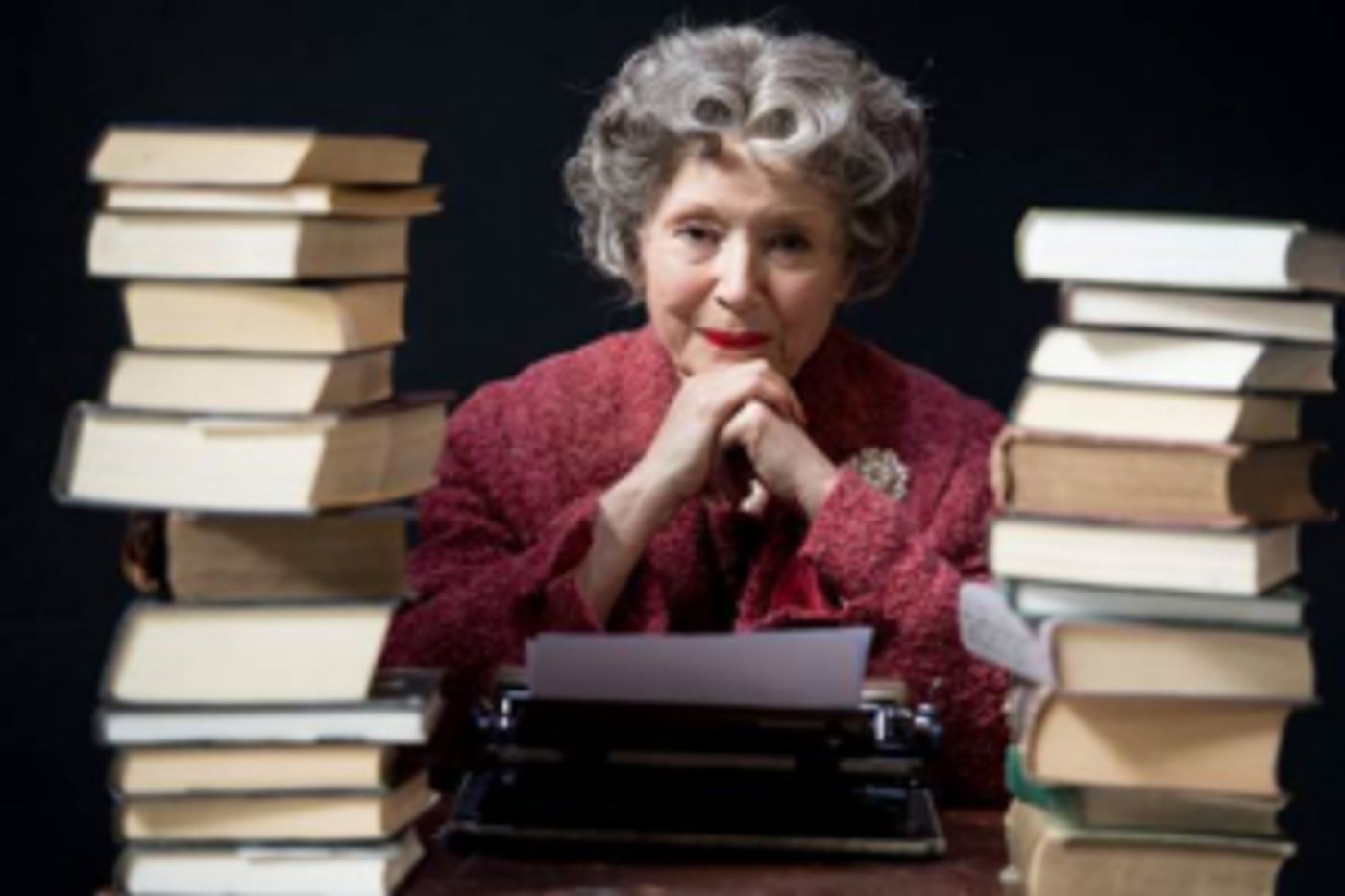 Lin Blakley Brings Agatha Christie To Life In MURDER, MARGARET, AND ME on UK Tour  Image
