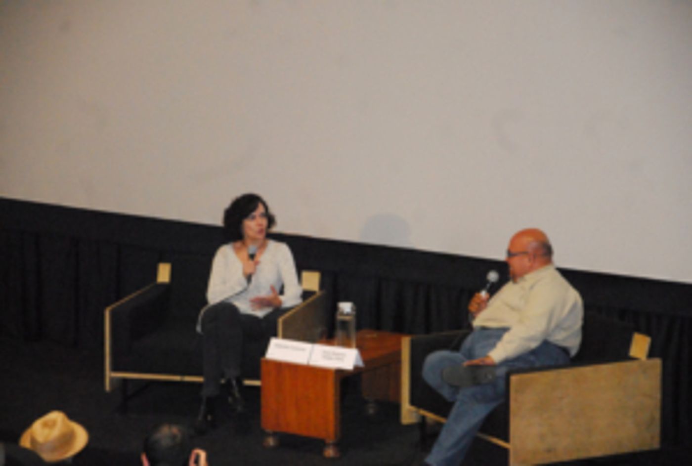 La Realidad Iraní A Través De Diez Historias Narradas A Bordo De Un Taxi, En Filme De Abbas Kiarostami  Image