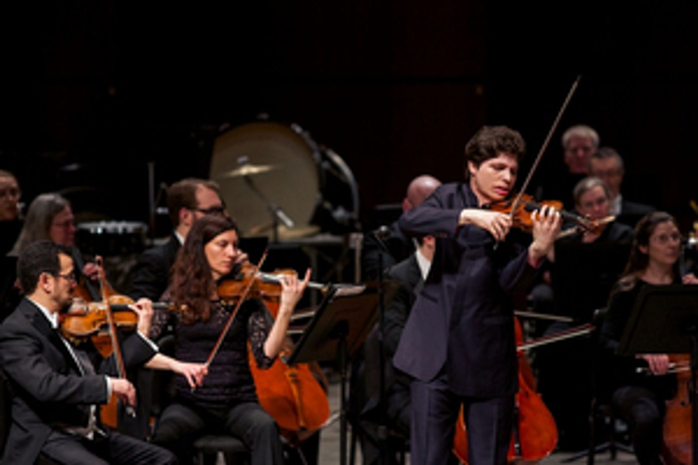 Grammy Winner Augustin Hadelich Opens GR Symphony's 90th Anniversary Season With Beethoven Violin Concerto  Image