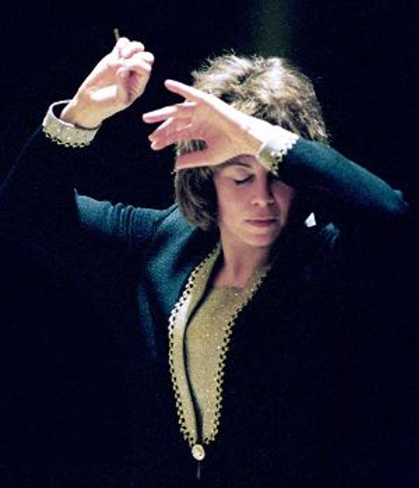 Two Women, Violin Soloist And Conductor, Lead Grand Rapids Symphony In Extraordinary Concerts  Image