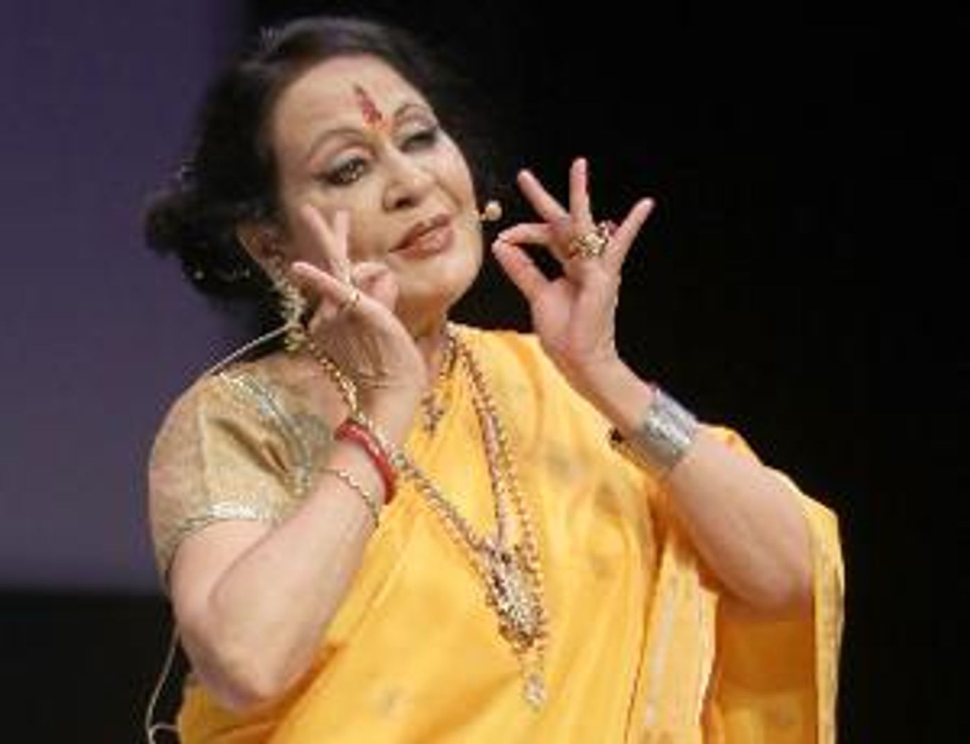 Shriram Bharatiya Kala Kendra Felicitated Dr. Sonal Mansingh With The Sumitra Charat Ram Award For Lifetime Achievement  Image