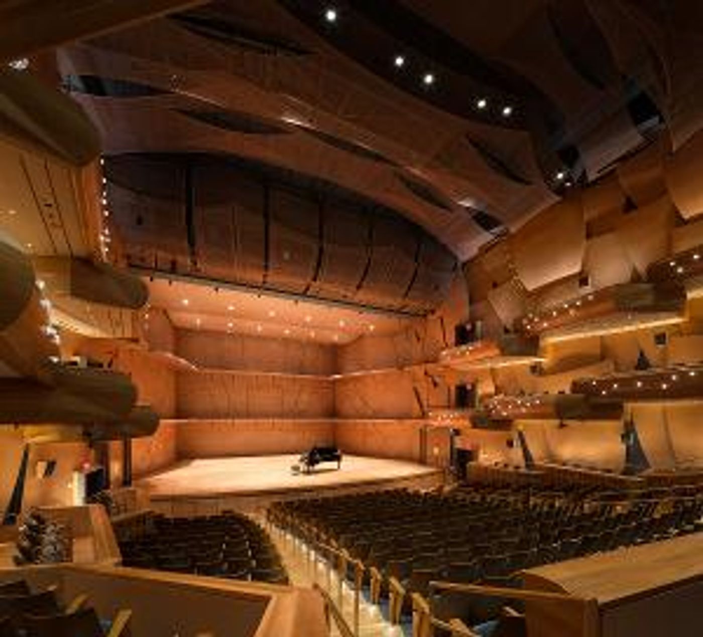 Musco Center Presents A SOUTHERN CALIFORNIA CHRISTMAS  Image