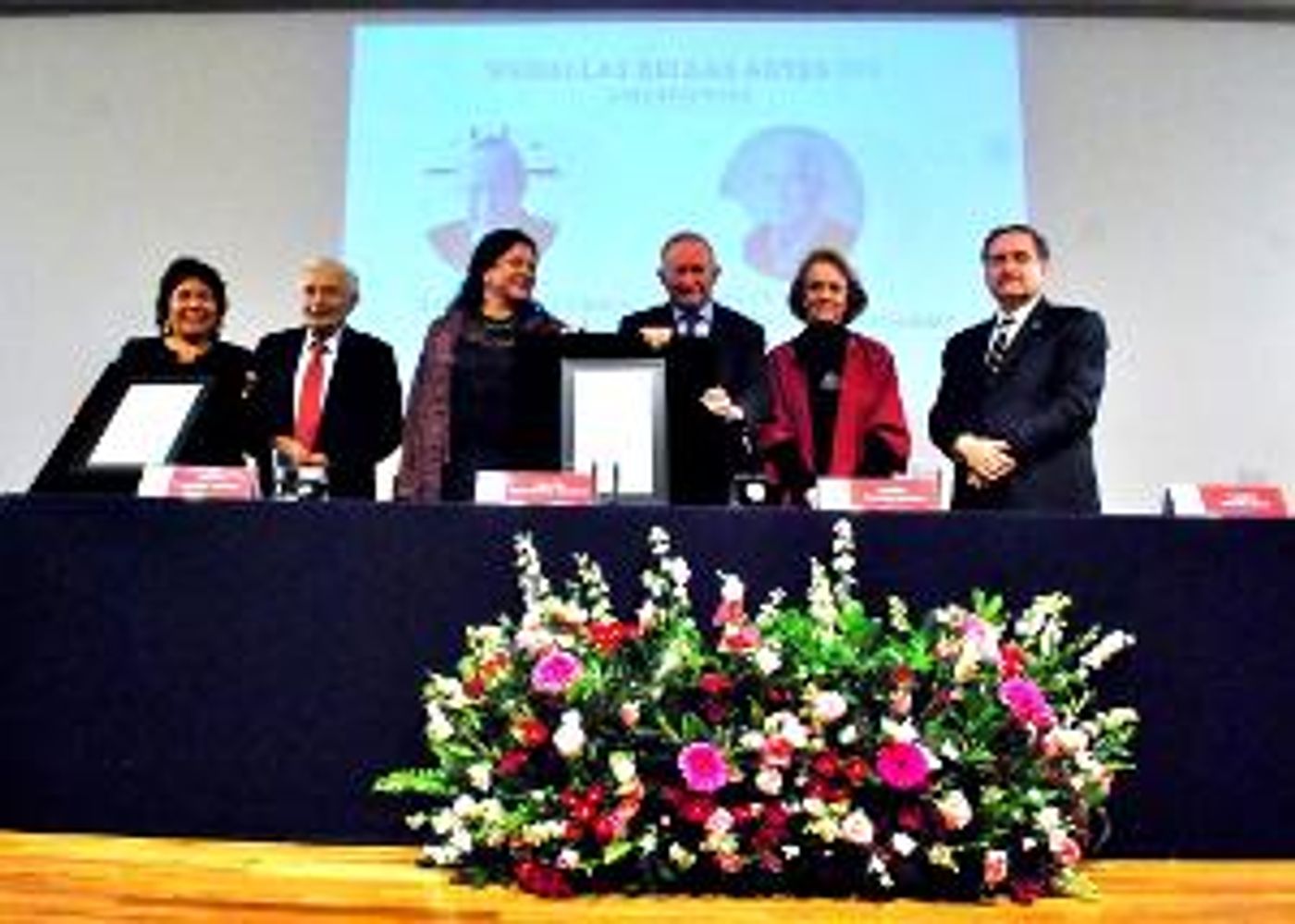 Agustín Hernández Navarro Y Xavier Cortés Rocha Han Hecho De La Arquitectura Y Del Patrimonio Un Campo De Orgullo Para México  Image