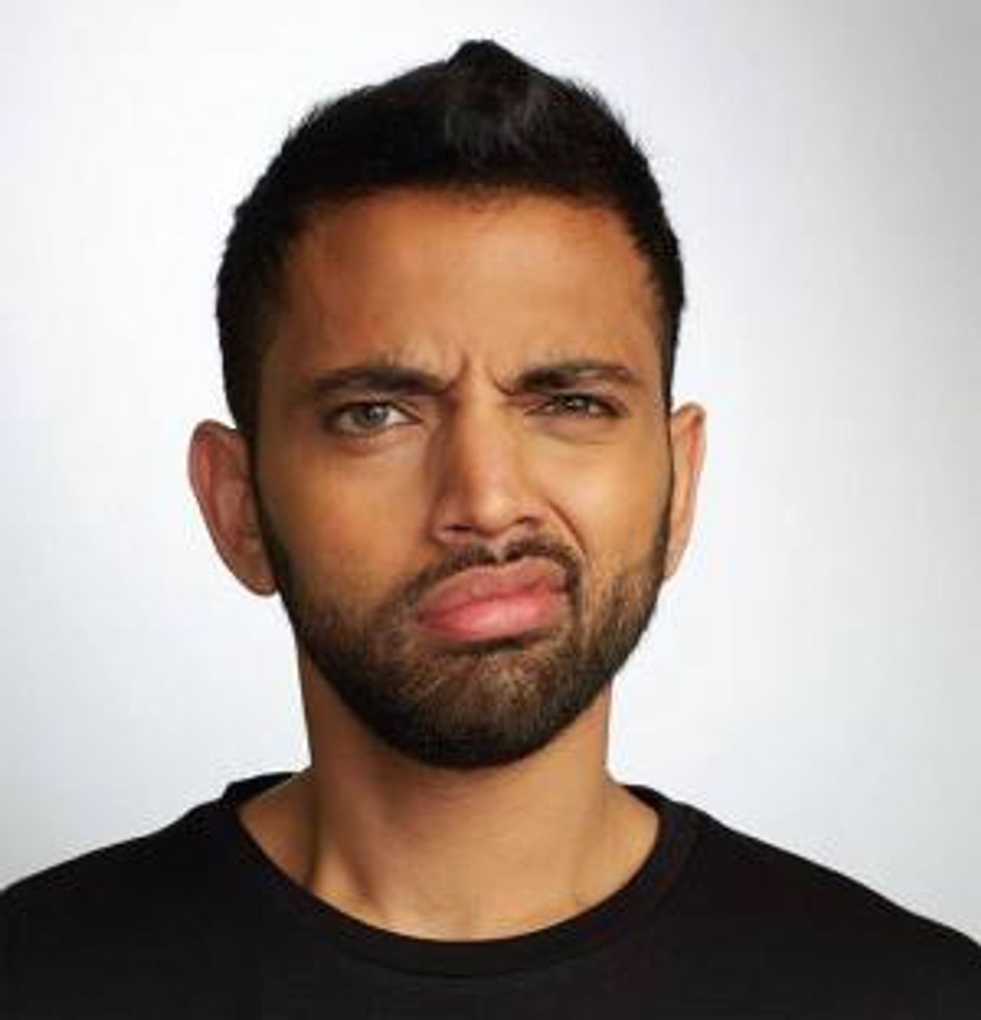 Comedian Akaash Singh To Play The Den Theatre One Night Only  Image