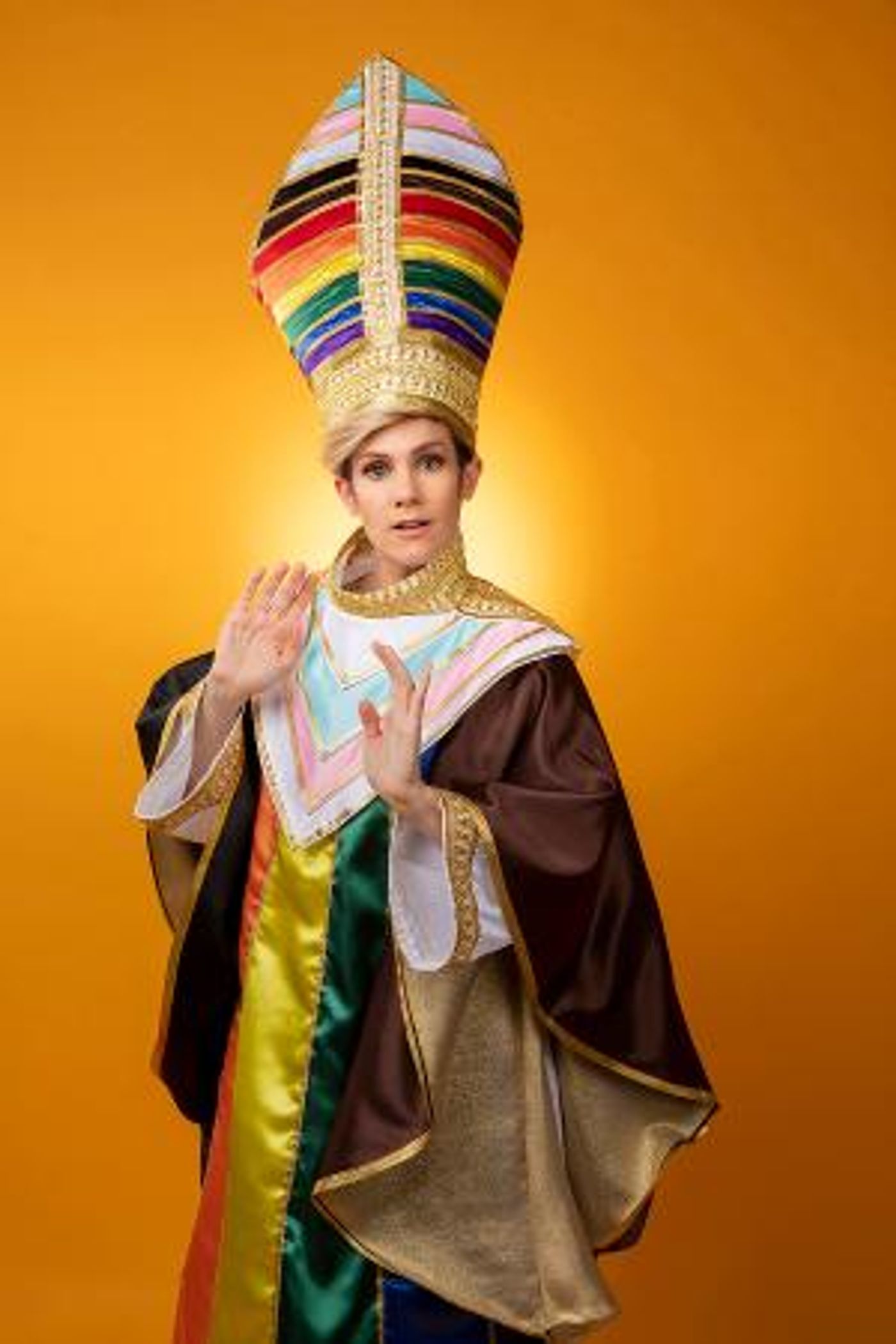 Comedian Cameron Esposito To Play The Den Theatre  Image