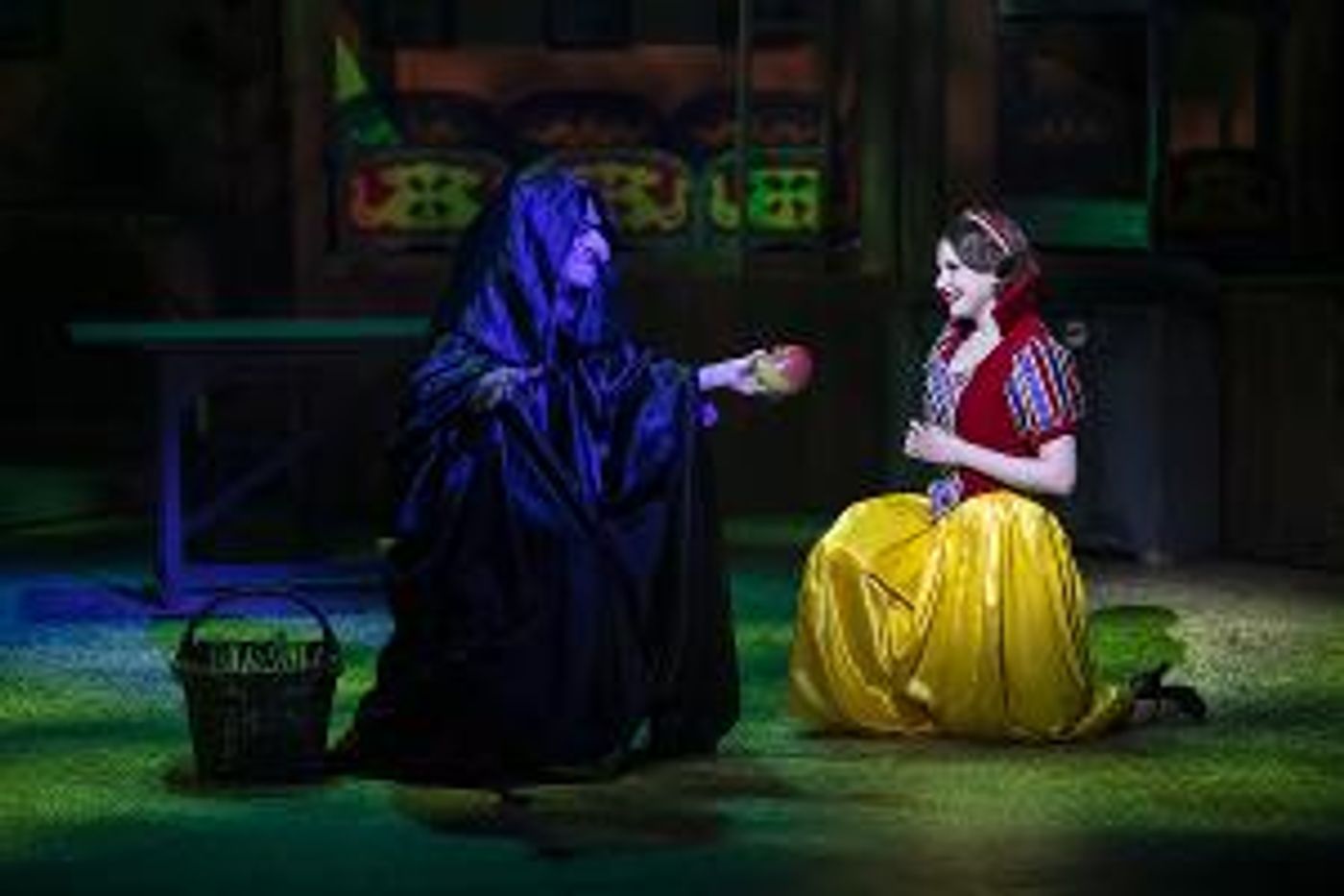 Jordan Productions Bring The Fairest Panto Of Them All To The Palace Theatre Newark  Image