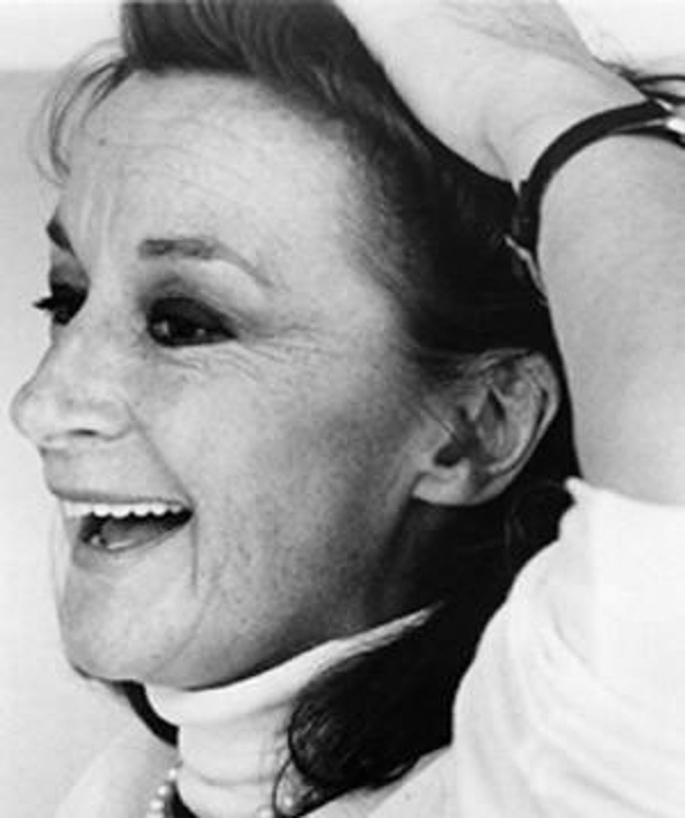 Four-Time Tony Award Winner Zoe Caldwell Dies At 86  Image