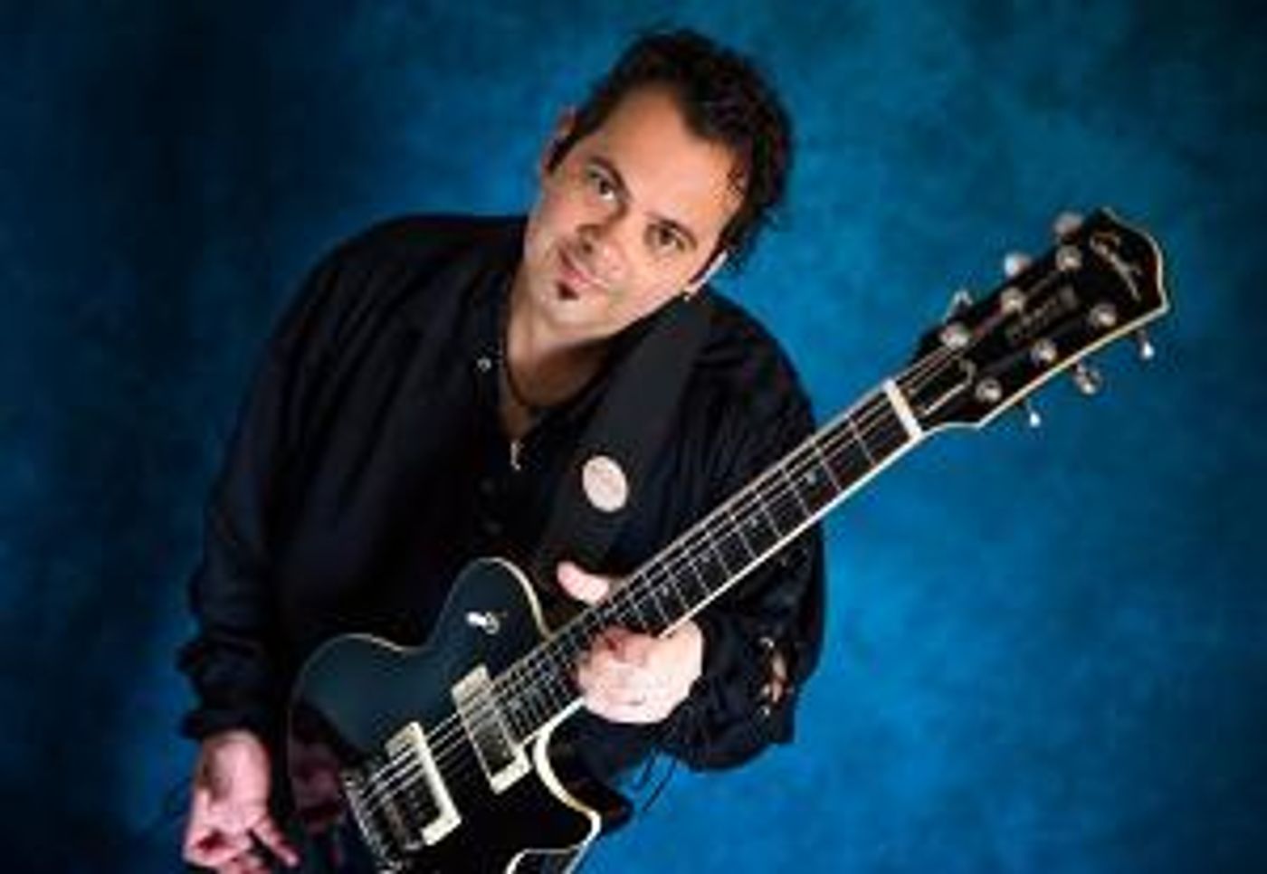 Edi Roque Brings Guitar Wizardy To Arcadia Blues Club  Image