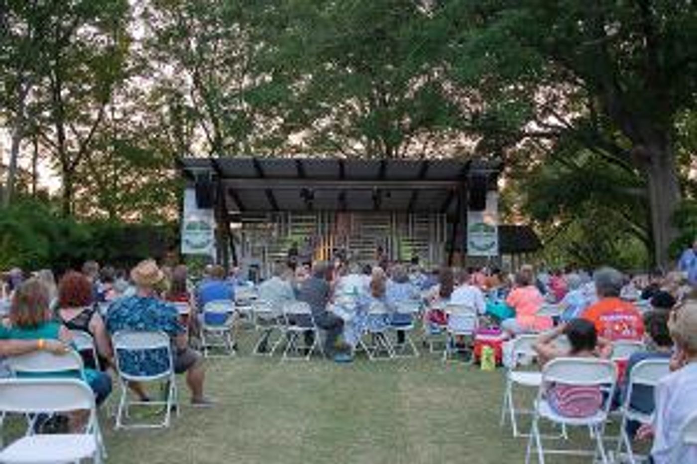 HEADLINE: Elm Street Launches Free At-Home Arts Programming  Image