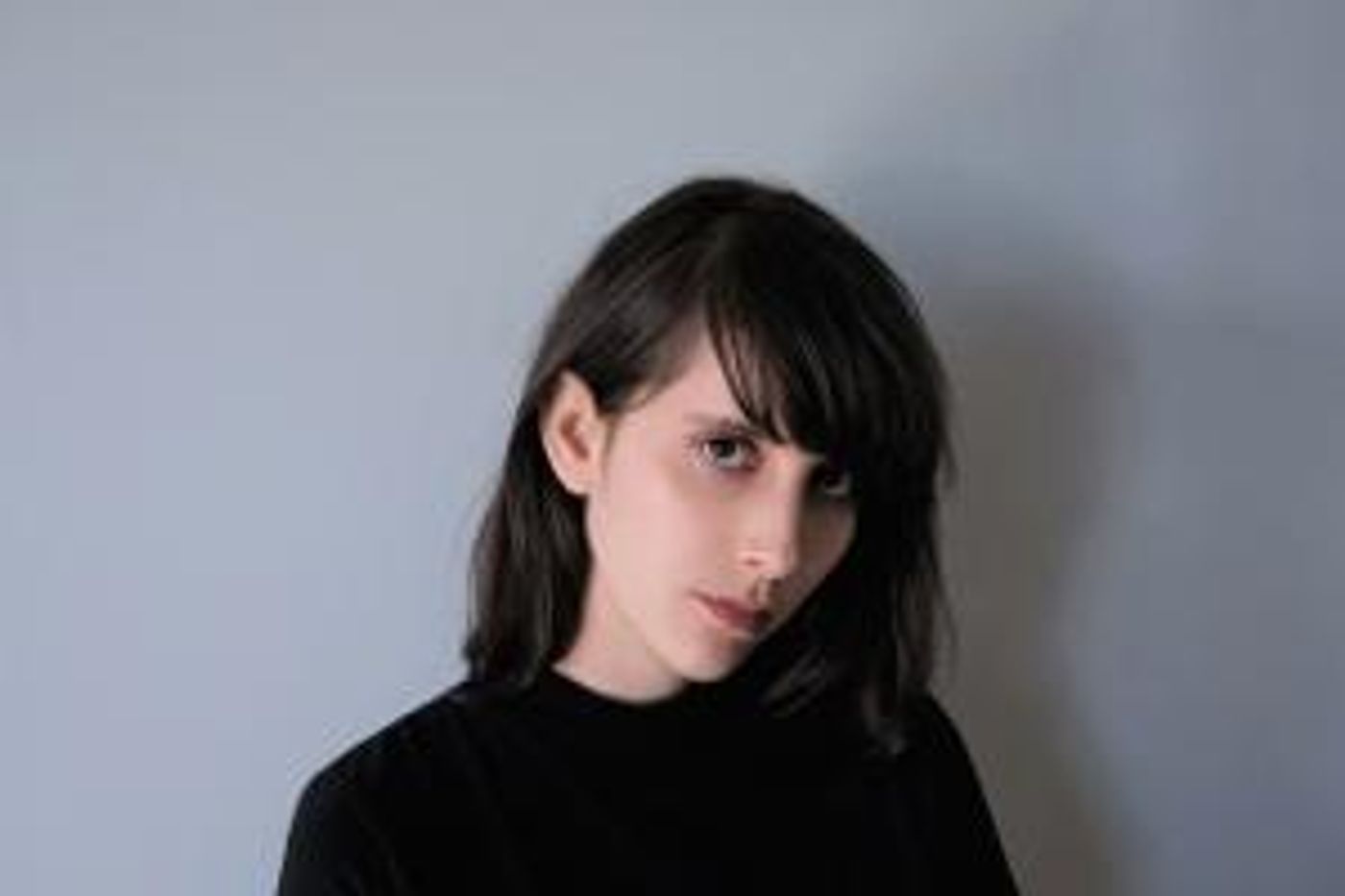 Zoe Polanski Announces New Record 'Violent Flowers'  Image