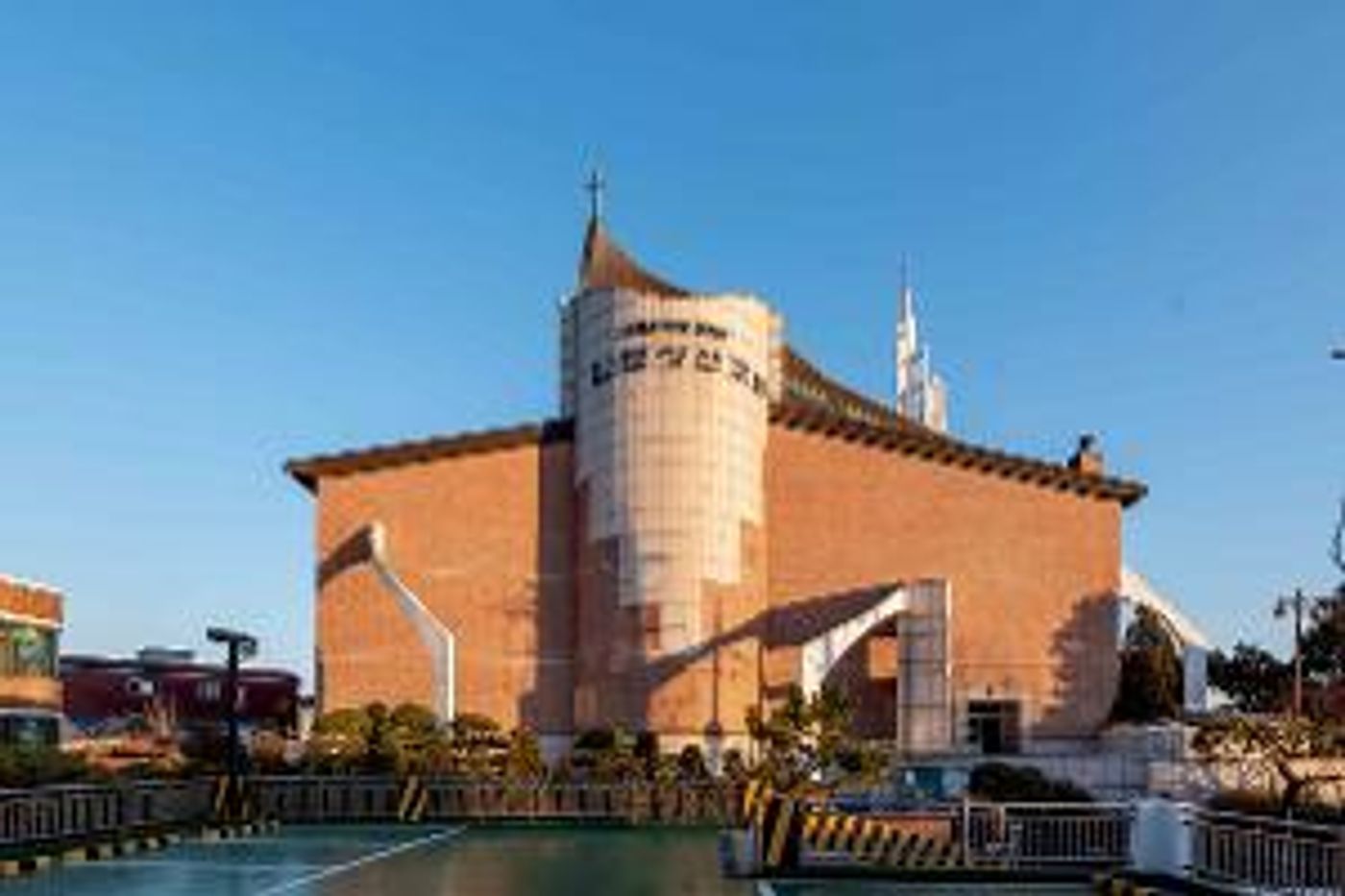 Seongsan Methodist Church Enhances Services And Expands Possibilities With HARMAN Professional Audio And Control Systems  Image