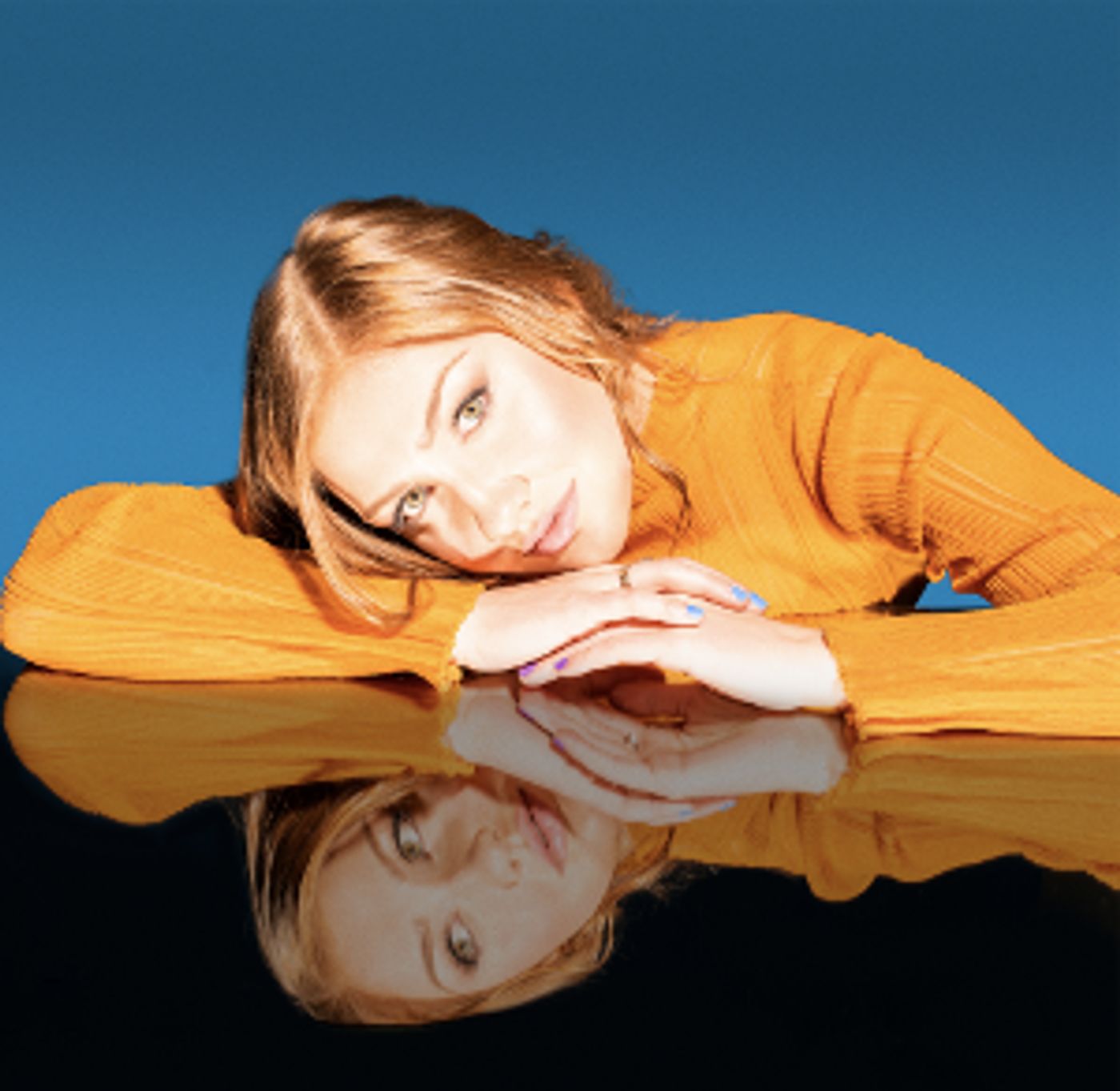 Olivia Lunny Releases Dreamy Single 'Hold Me'  Image