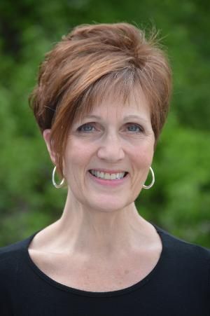 Playhouse On Park Brings Dance Party With Darlene To FROM THE PORCH  Image