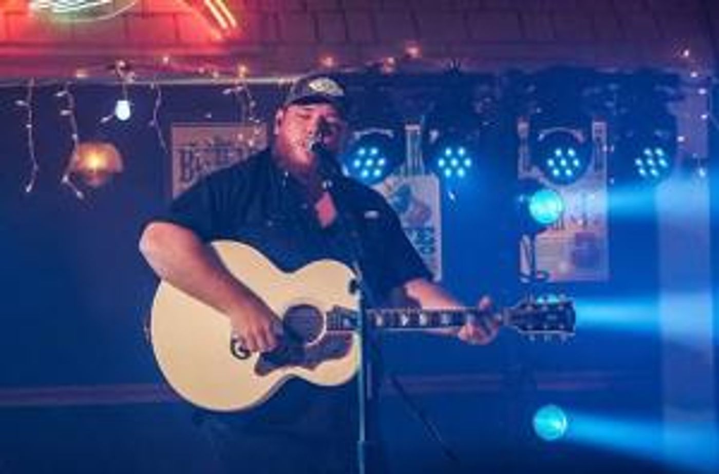 Gibson Players Take Centerstage With Electrifying Performances At 2020 ACM Awards  Image