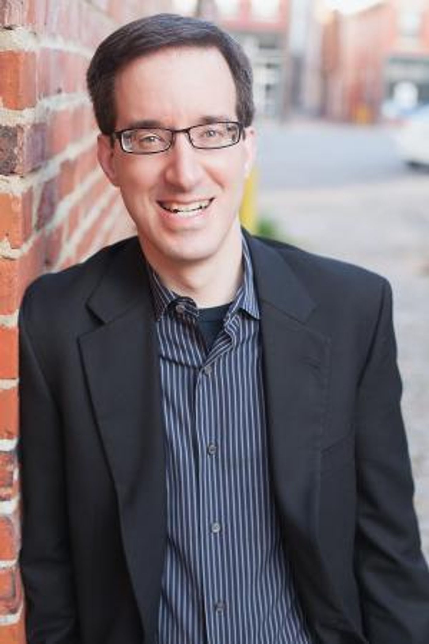 THE SANTA CLOSET Launches Triangle Players Holiday Season On November 18  Image