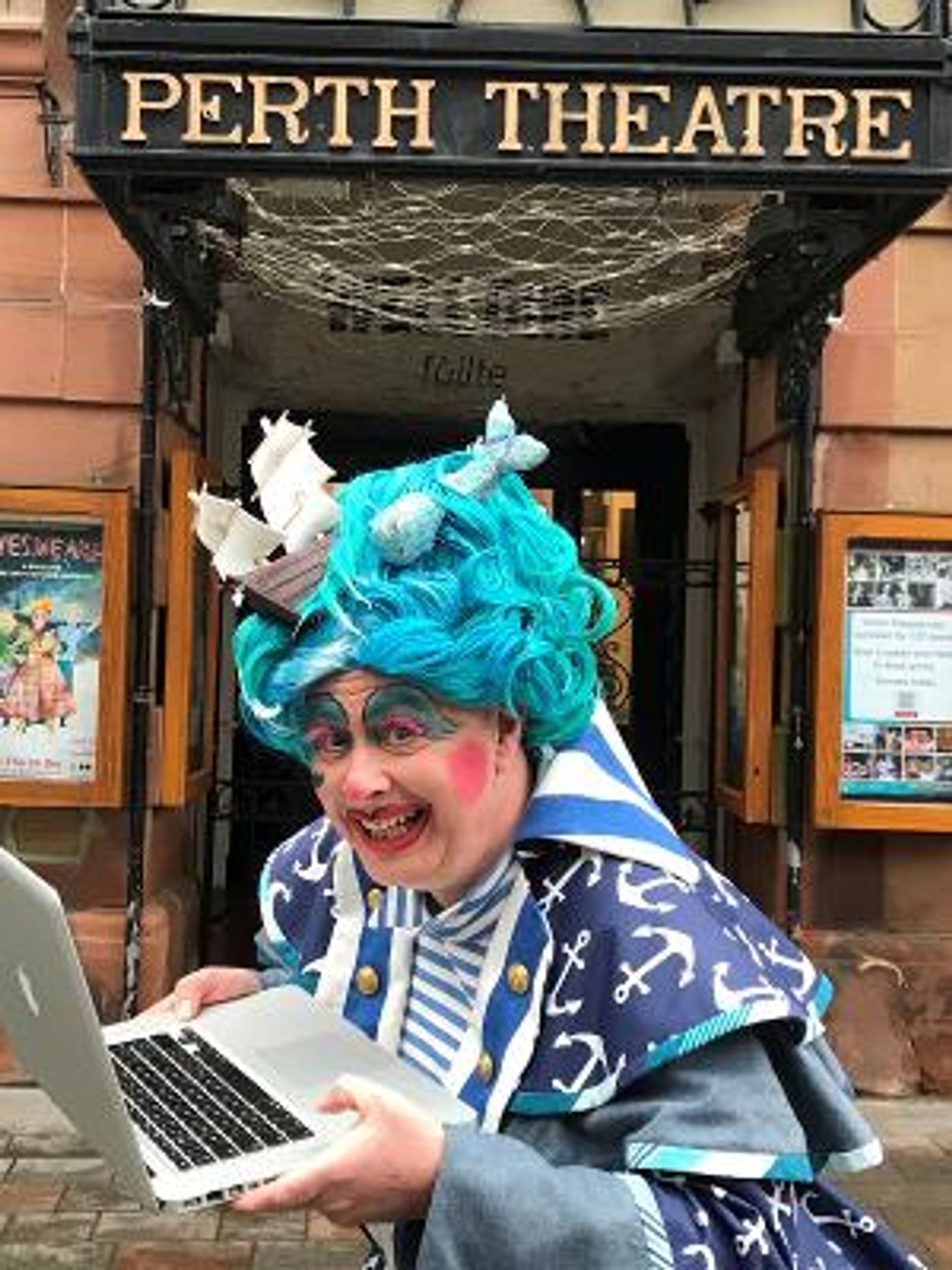 Perth Theatre Moves Panto OH YES WE ARE! Online  Image