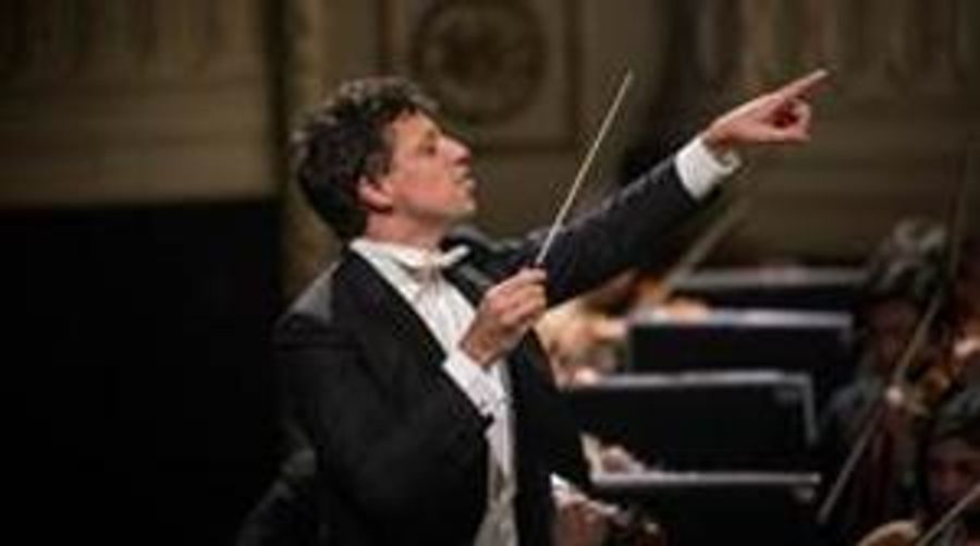 Hong Kong Philharmonic Orchestra and Premiere Performances Collaborate To Bring Miloš Karadaglić and Akiko Suwanai To Hong Kong  Image