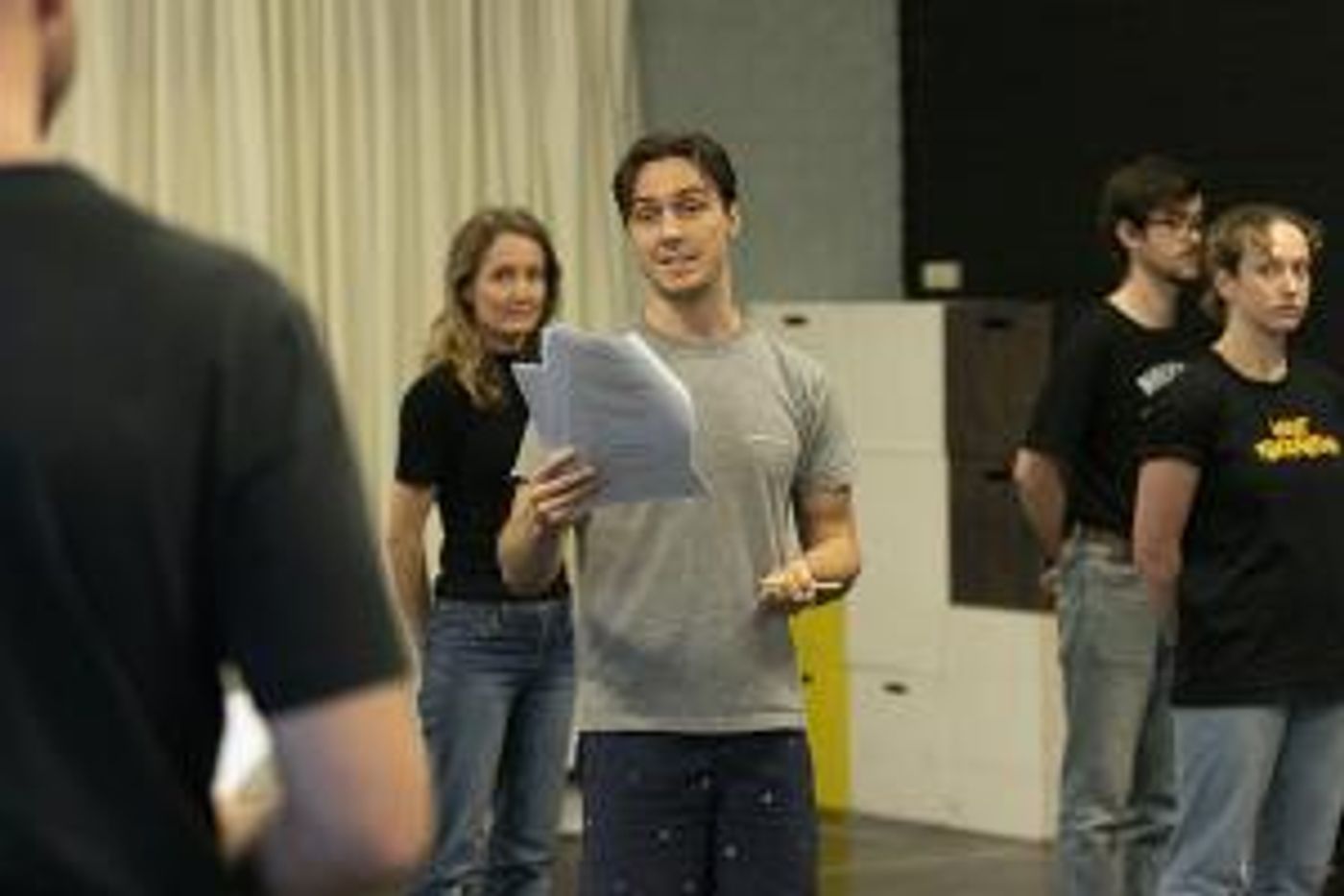 TWELFTH NIGHT (HEADS OR TAILS) Comes to New Theatre  Image