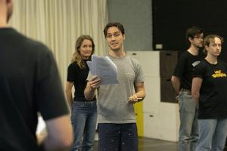 TWELFTH NIGHT (HEADS OR TAILS) Comes to New Theatre Image