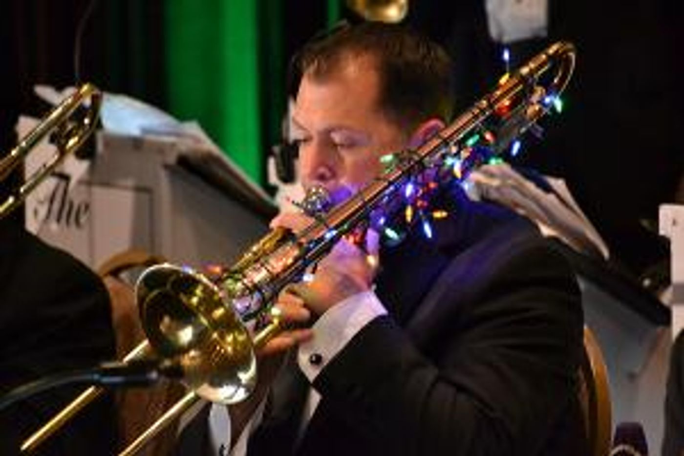 The Orlando Big Band Brings The Athens Theatre Their Holiday Favorites  Image