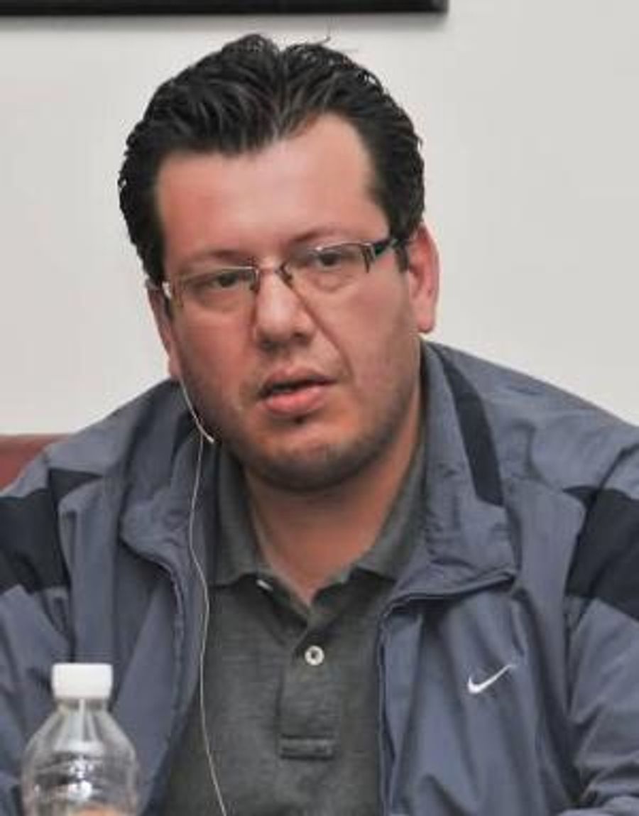 Iván Trejo Formador De Una Nueva Generación De Poetas Image