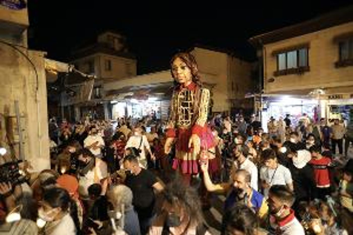 Little Amal Takes Her First Steps For The Start Of The Walk  Image