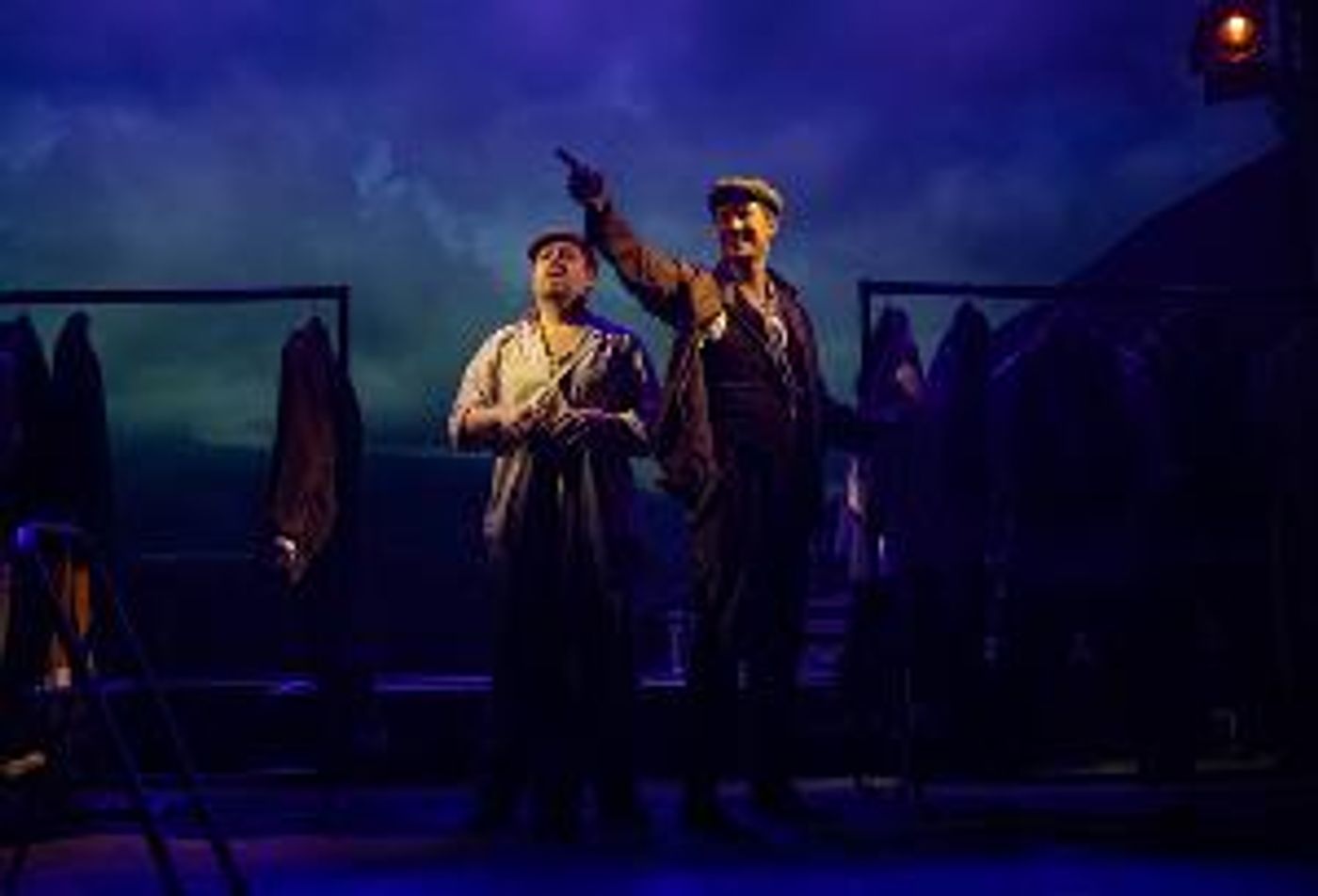 Barn Theatre Will Give Free Tickets For STONES IN HIS POCKETS to NHS Workers  Image