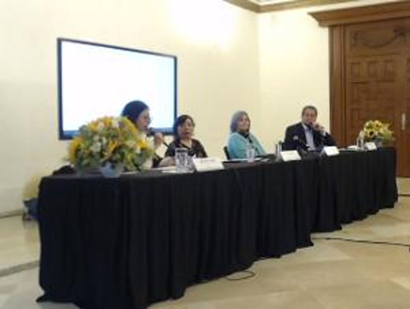 Diamela Eltit Comparte Su Experiencia Literaria, Desde El Complejo Cultural Los Pinos  Image