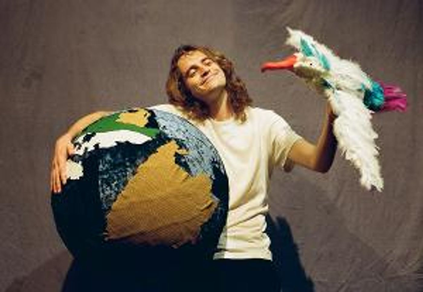 HOW TO HOLD THE WORLD Comes to The Drama Factory in October  Image