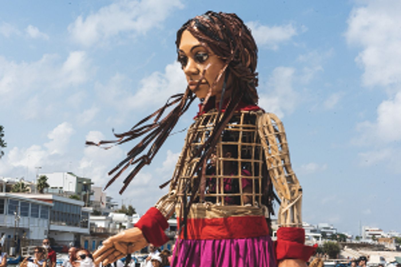 Royal Opera House, National Theatre, Southbank Centre And Others Welcome Little Amal To London  Image