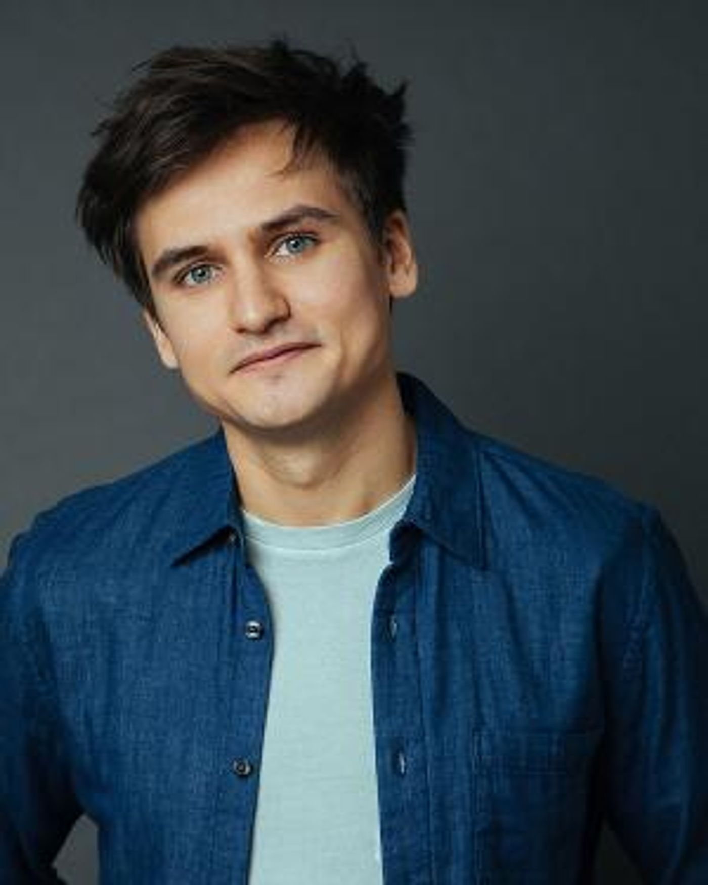 The Den to Welcome Comedian MOSES STORM On The Heath Mainstage This October  Image