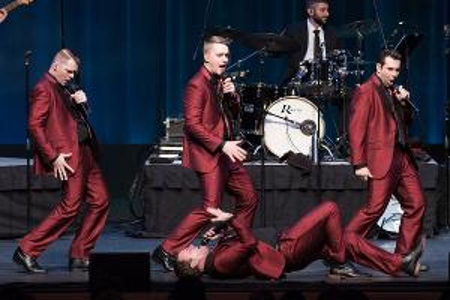 UNDER THE STREETLAMP Comes to the Ridgefield Playhouse Next Month Image